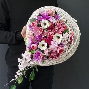 Wiosenna kompozycja nagrobna kropla Tiara 60cm