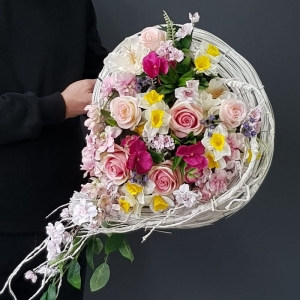 Wiosenna kompozycja nagrobna kropla Tiara 60cm