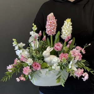 Kompozycja królik hiacynt dekoracja Wielkanoc zając