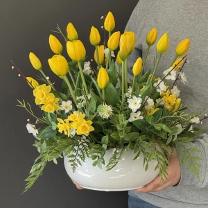 Kompozycja silikonowe tulipany w niskiej donicy Lissa L