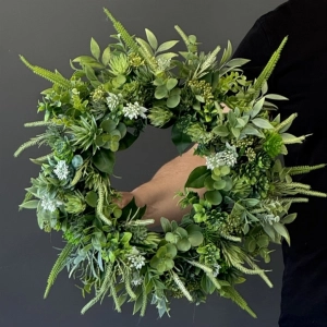 Wianek dekoracyjny zielony naturalna kompozycja z liści i roślin wz.12