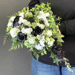 Kwiatowe serce kompozycja funeralna nagrobna stroik na grób Fragile wz.6