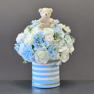 Flower Box z misiem – wyjątkowy prezent na narodziny, chrzest i roczek Blue