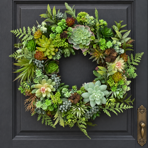 Wianek z sukulentów na grafitowych drzwiach (4).png